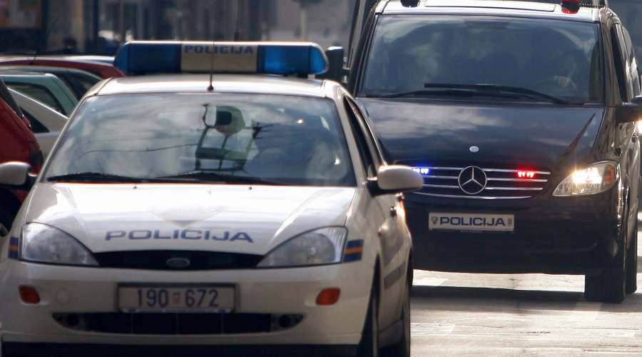 V dveh dneh dva policijska šefa pijana letela s ceste tokrat je