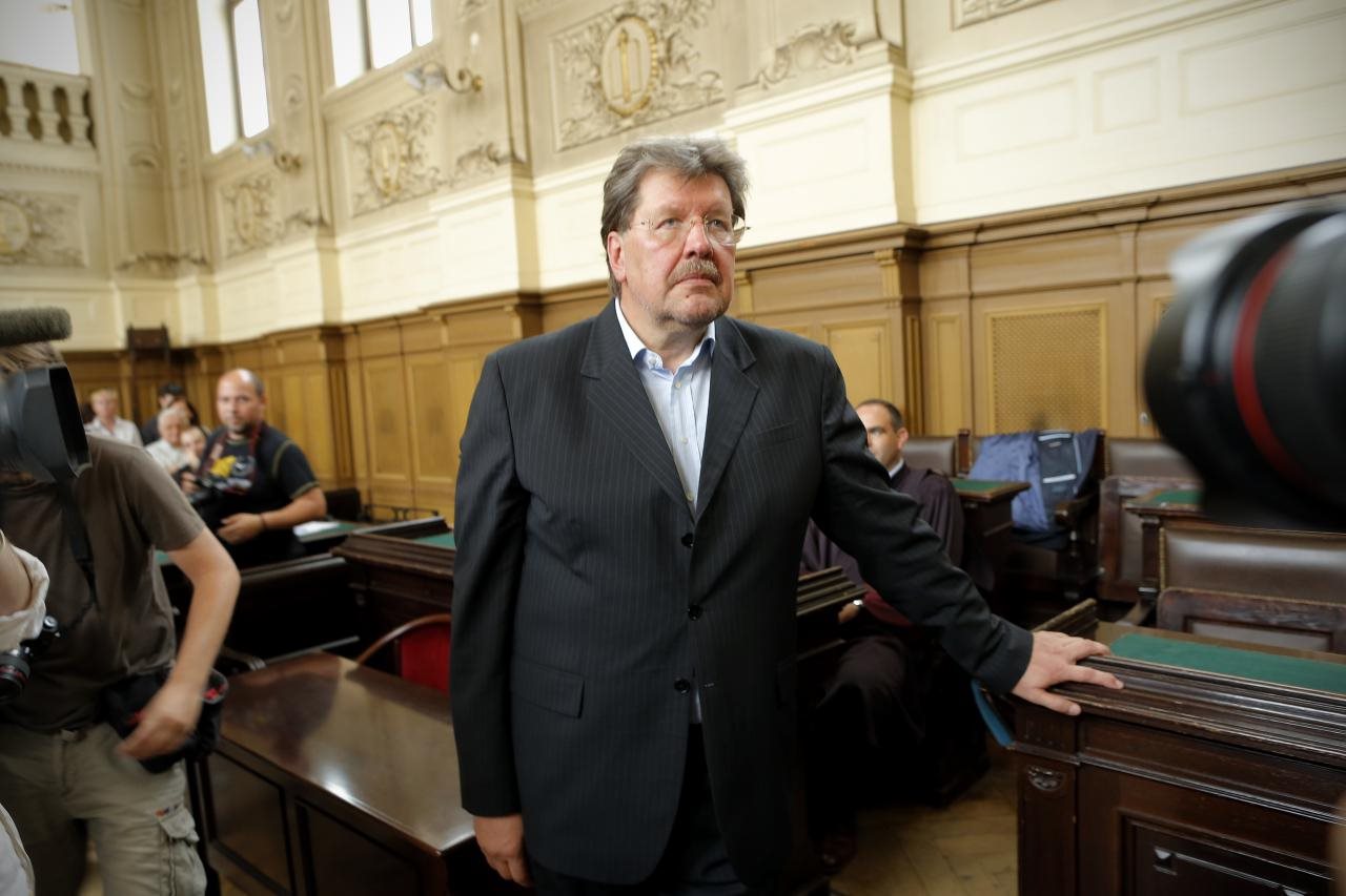 Bavčar mora v zapor!