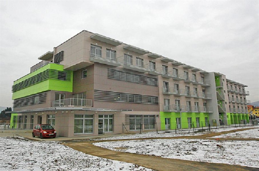 Dom odprl vrata