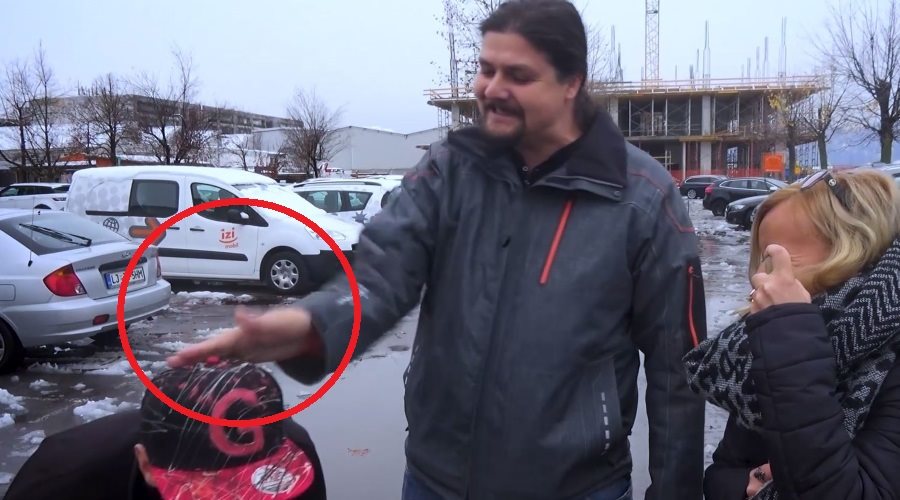 KAJ JE ŠLO NAROBE? Trenerju popustili živci, zato je tekmovalca "mahnil" pred kamerami! 