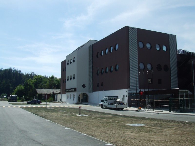  Kulturni center Vrhnika