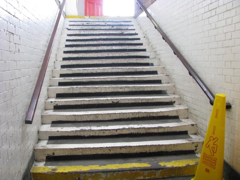 Stopnica, ob katero se vsak spotakne