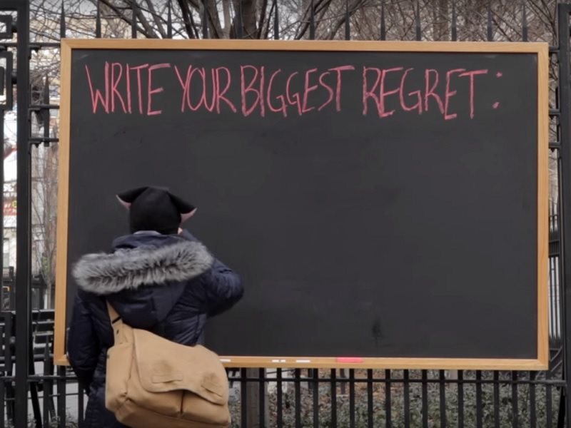 Kaj najbolj obžaluješ?