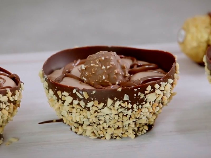 Sobotna sladica: Velikanski Ferrero Rocher 