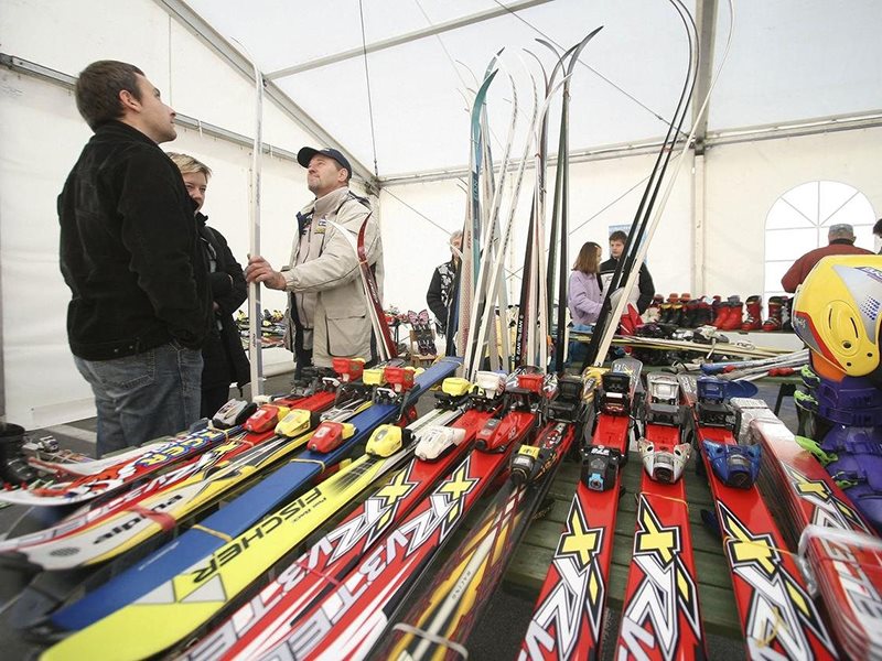 Na Smučarski Sejem Po Novo In Cenovno Ugodno Opremo